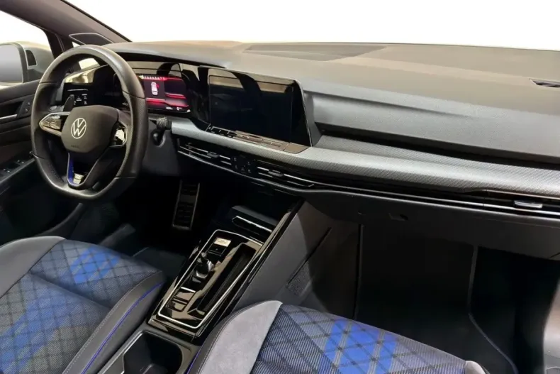 Volkswagen Golf din 2024 cu 20.300 km - oferta VOL193368 - foto 8