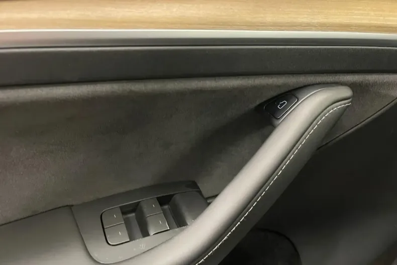 Tesla Model Y din 2022 cu 72.374 km - oferta TES193370 - foto 36