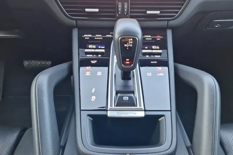 Porsche Cayenne din 2022 cu 63.005 km - oferta POR193378 - foto 11