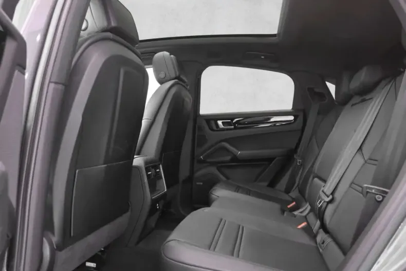 Porsche Cayenne din 2022 cu 63.005 km - oferta POR193378 - foto 17
