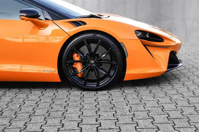 McLaren Artura din 2024 cu 5.050 km - oferta MCL193401 - foto 9