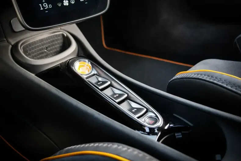 McLaren Artura din 2024 cu 5.050 km - oferta MCL193401 - foto 19