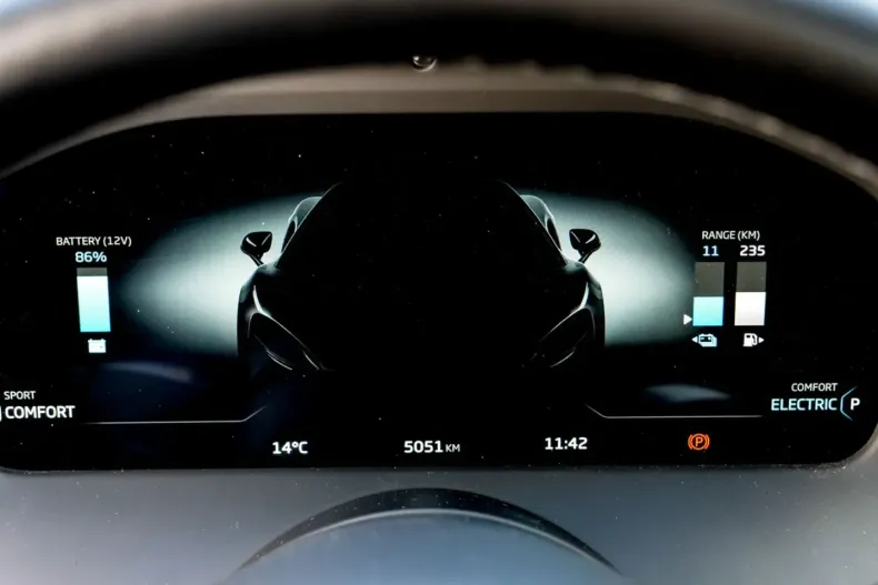 McLaren Artura din 2024 cu 5.050 km - oferta MCL193401 - foto 20