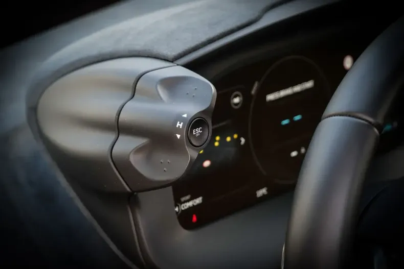 McLaren Artura din 2024 cu 5.050 km - oferta MCL193401 - foto 28