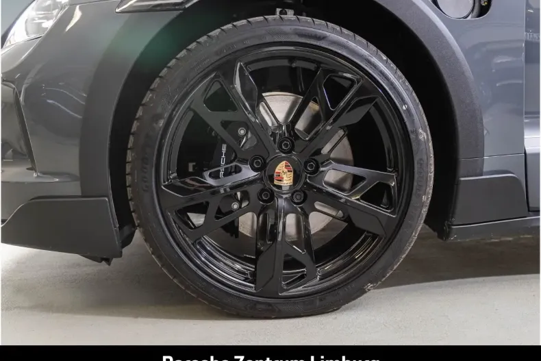 Porsche Taycan din 2025 cu 14.900 km - oferta POR193419 - foto 6