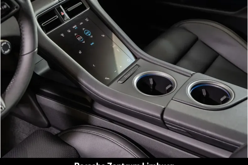 Porsche Taycan din 2025 cu 14.900 km - oferta POR193419 - foto 26