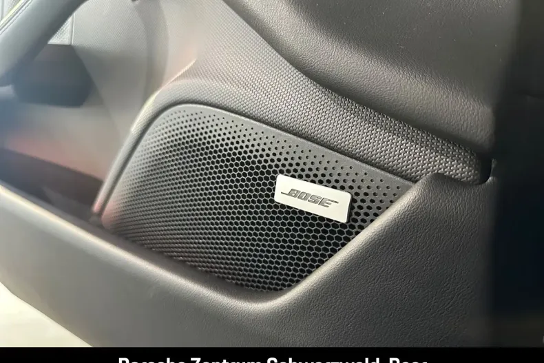 Porsche Taycan din 2025 cu 18.900 km - oferta POR193420 - foto 23