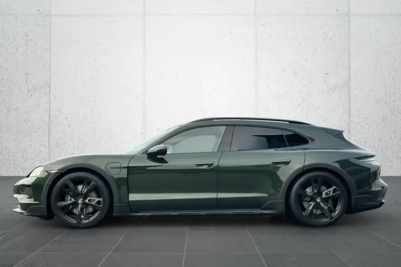 Porsche Taycan din 2025 cu 9.900 km - oferta POR193422 - foto 2