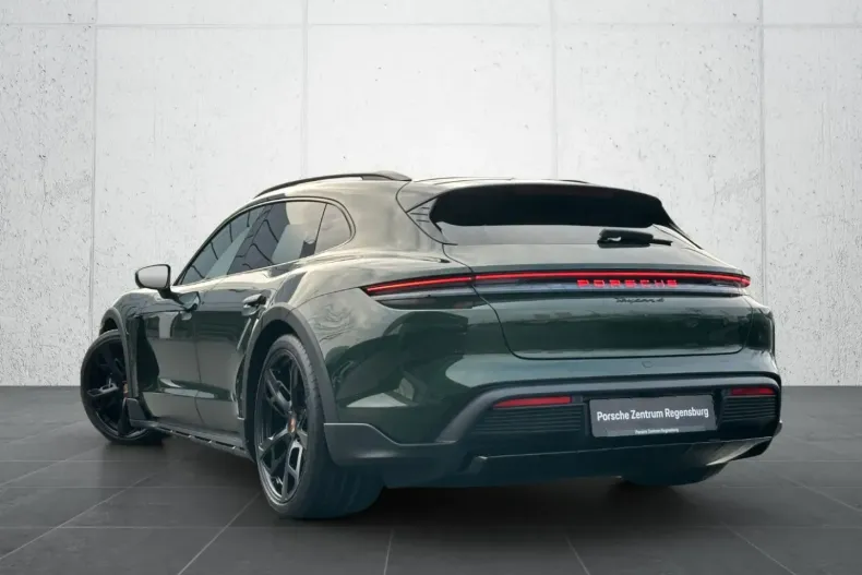 Porsche Taycan din 2025 cu 9.900 km - oferta POR193422 - foto 3