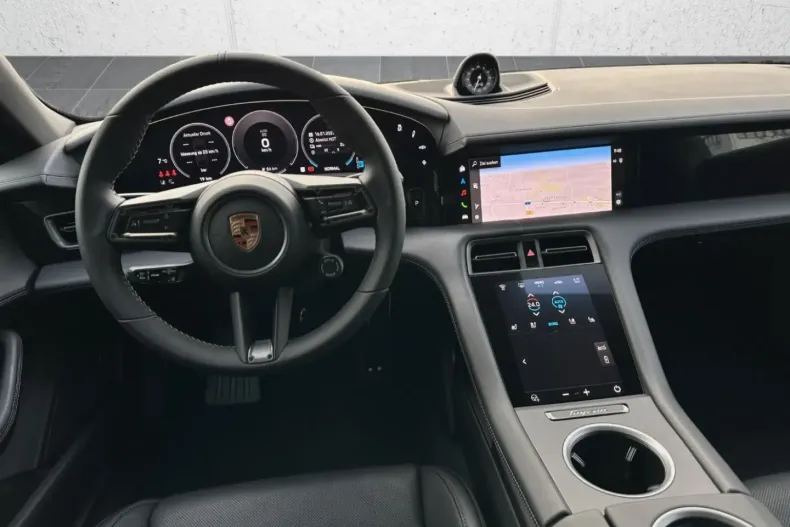 Porsche Taycan din 2025 cu 9.900 km - oferta POR193422 - foto 7