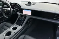 Porsche Taycan din 2025 cu 9.900 km - oferta POR193422 - foto 9