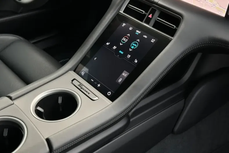 Porsche Taycan din 2025 cu 9.900 km - oferta POR193422 - foto 10