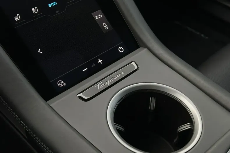 Porsche Taycan din 2025 cu 9.900 km - oferta POR193422 - foto 12