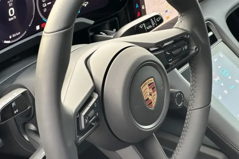 Porsche Taycan din 2025 cu 9.900 km - oferta POR193422 - foto 13