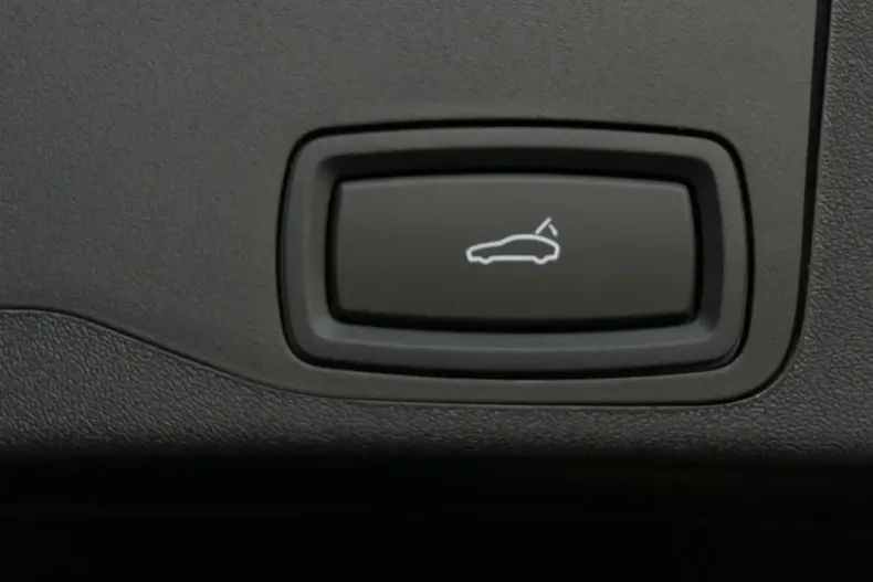 Porsche Taycan din 2025 cu 9.900 km - oferta POR193422 - foto 25