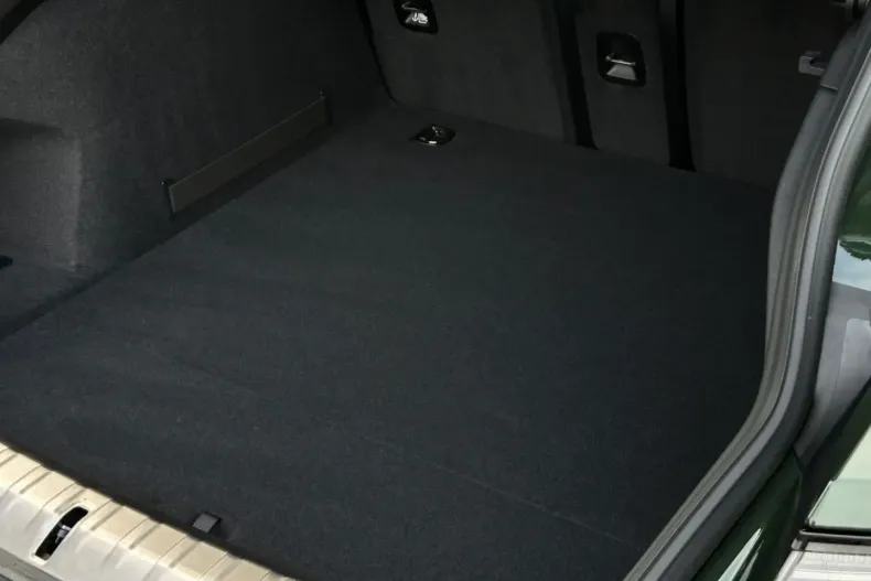 Porsche Taycan din 2025 cu 9.900 km - oferta POR193422 - foto 26