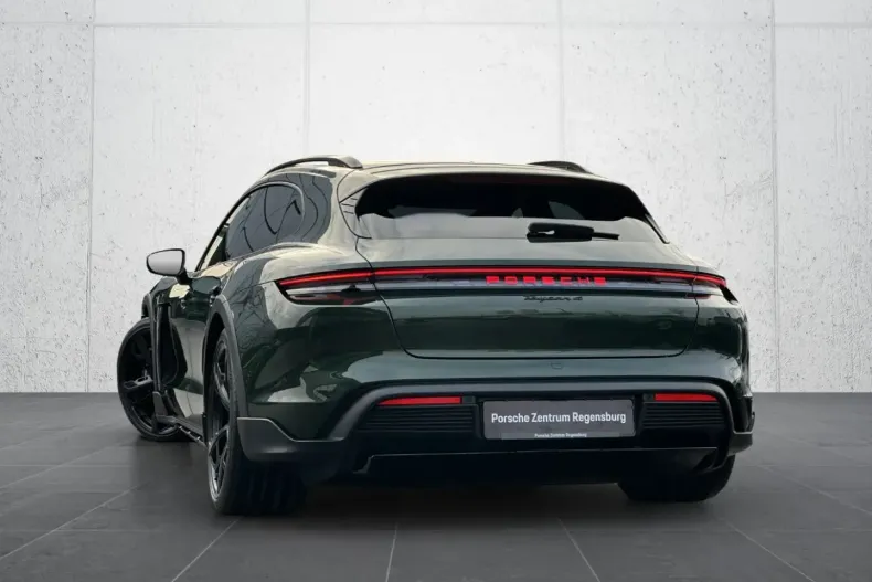 Porsche Taycan din 2025 cu 9.900 km - oferta POR193422 - foto 28