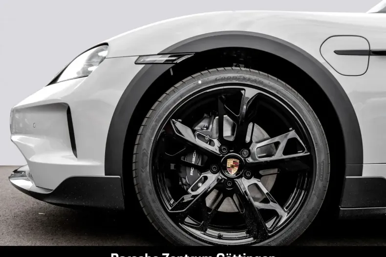 Porsche Taycan din 2025 cu 7.991 km - oferta POR193423 - foto 6