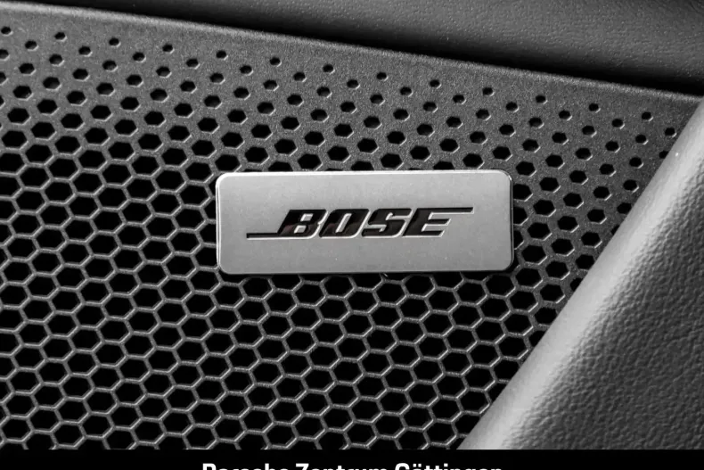 Porsche Taycan din 2025 cu 7.991 km - oferta POR193423 - foto 12