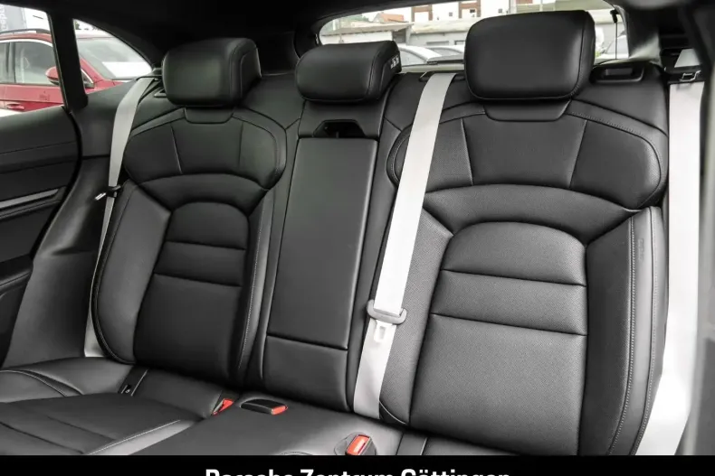 Porsche Taycan din 2025 cu 7.991 km - oferta POR193423 - foto 17