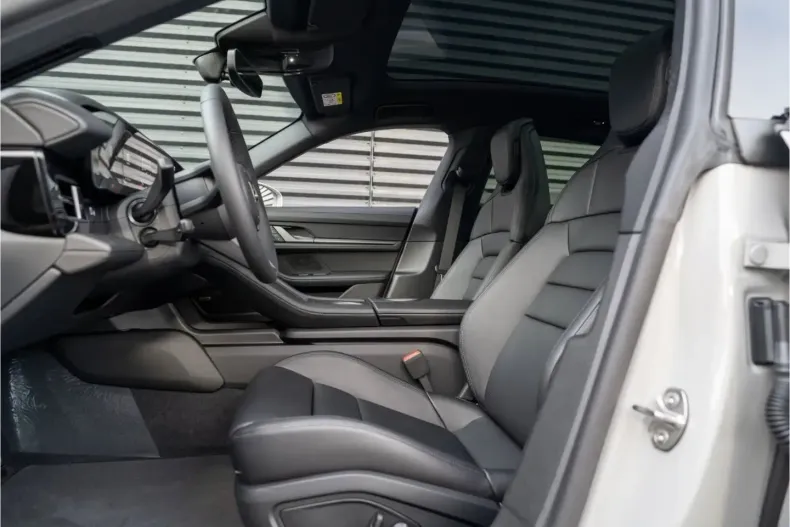 Porsche Taycan din 2025 cu 18.999 km - oferta POR193424 - foto 5