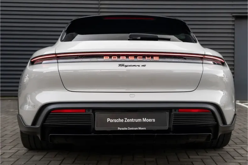 Porsche Taycan din 2025 cu 18.999 km - oferta POR193424 - foto 7