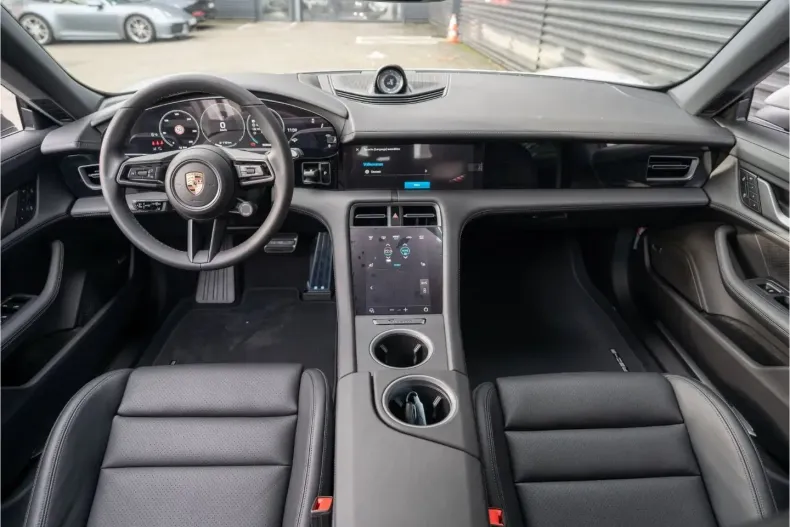 Porsche Taycan din 2025 cu 18.999 km - oferta POR193424 - foto 13