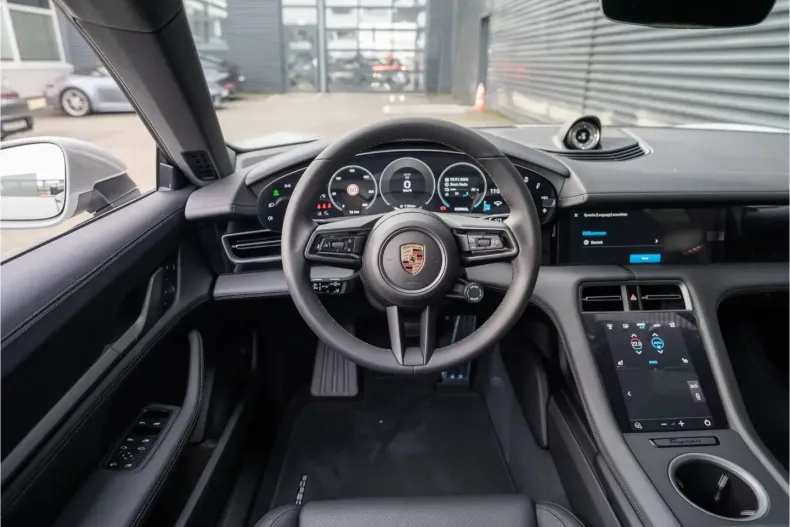 Porsche Taycan din 2025 cu 18.999 km - oferta POR193424 - foto 14