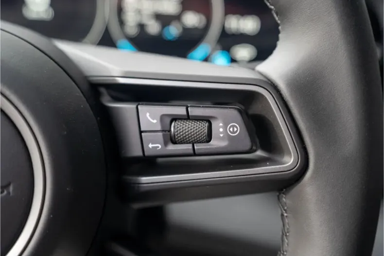 Porsche Taycan din 2025 cu 18.999 km - oferta POR193424 - foto 19