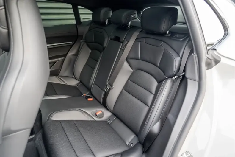 Porsche Taycan din 2025 cu 18.999 km - oferta POR193424 - foto 22