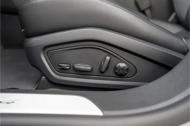 Porsche Taycan din 2025 cu 18.999 km - oferta POR193424 - foto 25