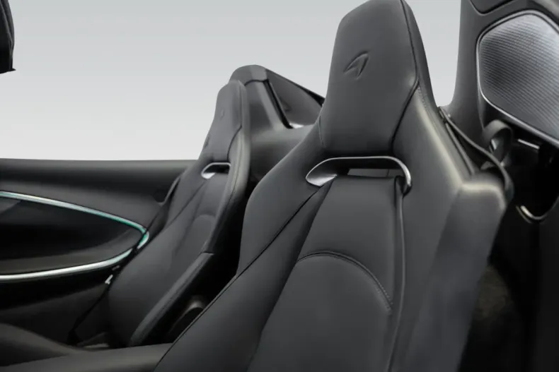 McLaren Artura din 2025 cu 3.999 km - oferta MCL193428 - foto 24