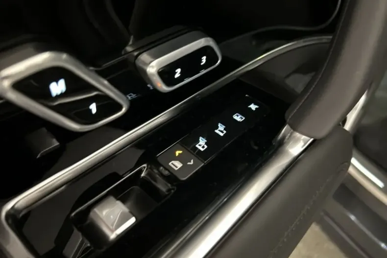 Land Rover Range Rover din 2024 cu 23.500 km - oferta LAN193435 - foto 17