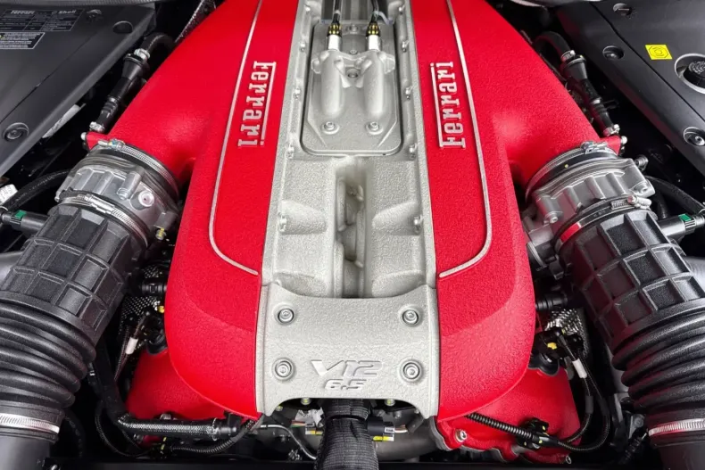 Ferrari 812 din 2023 cu 3.300 km - oferta FER193453 - foto 18