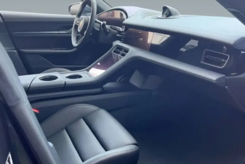 Porsche Taycan din 2025 cu 19.900 km - oferta POR193454 - foto 5