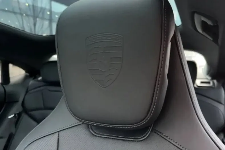 Porsche Taycan din 2025 cu 19.900 km - oferta POR193454 - foto 19