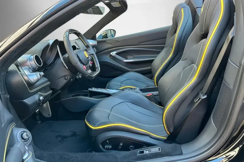 Ferrari F8 din 2023 cu 9.200 km - oferta FER193457 - foto 10