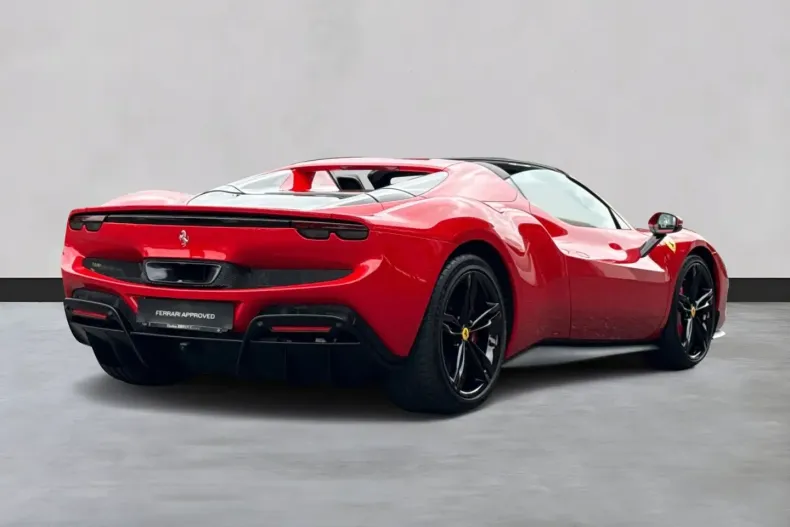 Ferrari 296 GTS din 2024 cu 3.900 km - oferta FER193458 - foto 5