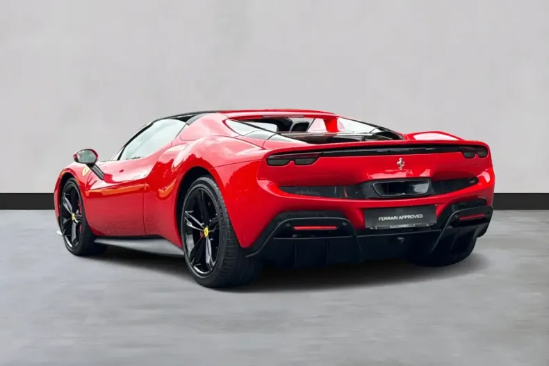 Ferrari 296 GTS din 2024 cu 3.900 km - oferta FER193458 - foto 7