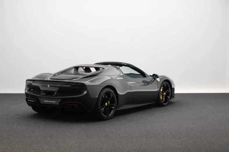 Ferrari 296 GTS din 2025 cu 3.100 km - oferta FER193459 - foto 4