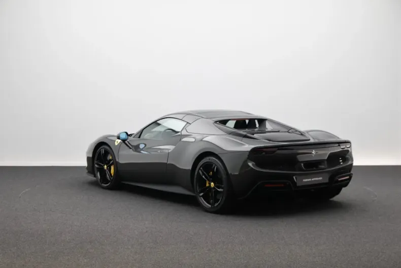 Ferrari 296 GTS din 2025 cu 3.100 km - oferta FER193459 - foto 6