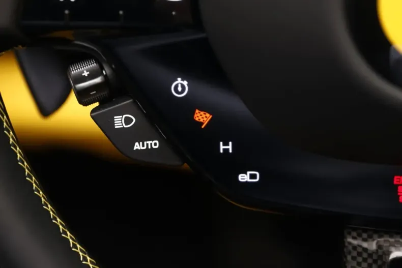 Ferrari 296 GTS din 2025 cu 3.100 km - oferta FER193459 - foto 12