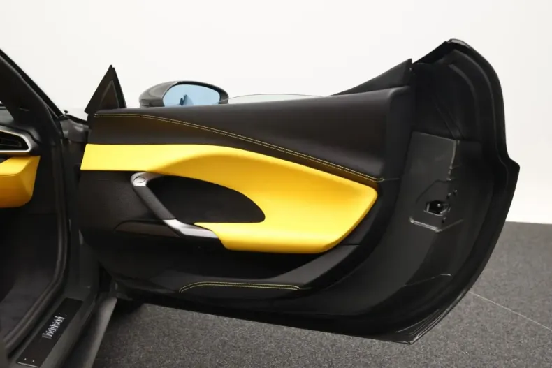 Ferrari 296 GTS din 2025 cu 3.100 km - oferta FER193459 - foto 22