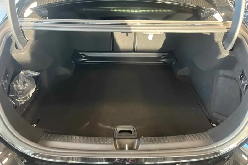 Mercedes-Benz E 450 (Clasa E) din 2024 cu 12.285 km - oferta MER193470 - foto 7