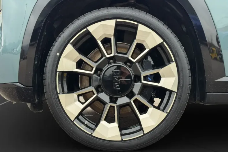 BMW XM (Seria X) din 2024 cu 37.299 km - oferta BMW193486 - foto 9