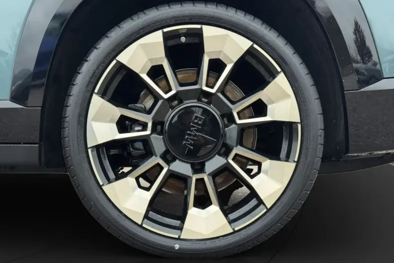 BMW XM (Seria X) din 2024 cu 37.299 km - oferta BMW193486 - foto 10