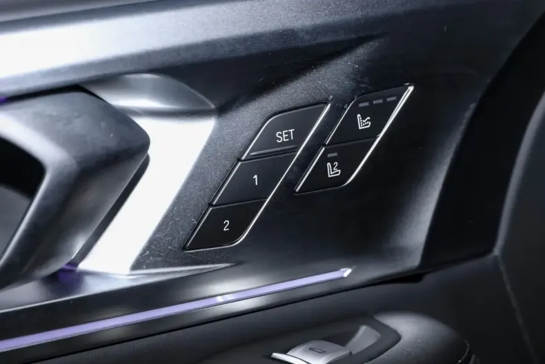 BMW XM (Seria X) din 2024 cu 5.901 km - oferta BMW193489 - foto 11