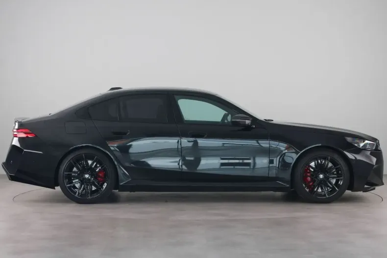 BMW M5 (Seria 5) din 2025 cu 19.924 km - oferta BMW193490 - foto 3