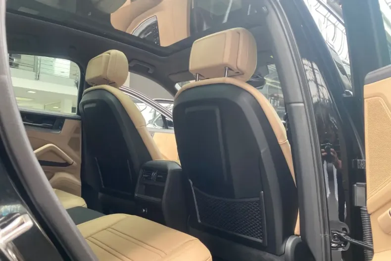 Porsche Cayenne din 2024 cu 18.999 km - oferta POR193495 - foto 12