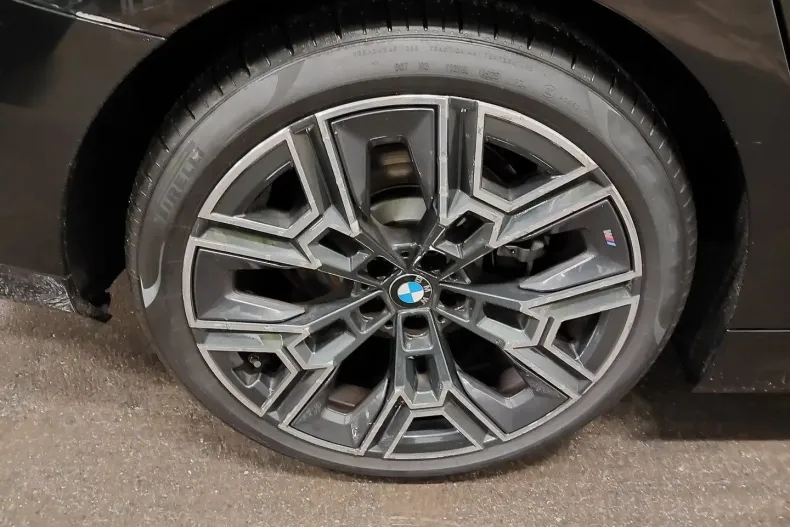 BMW 520 (Seria 5) din 2025 cu 24.300 km - oferta BMW193502 - foto 13